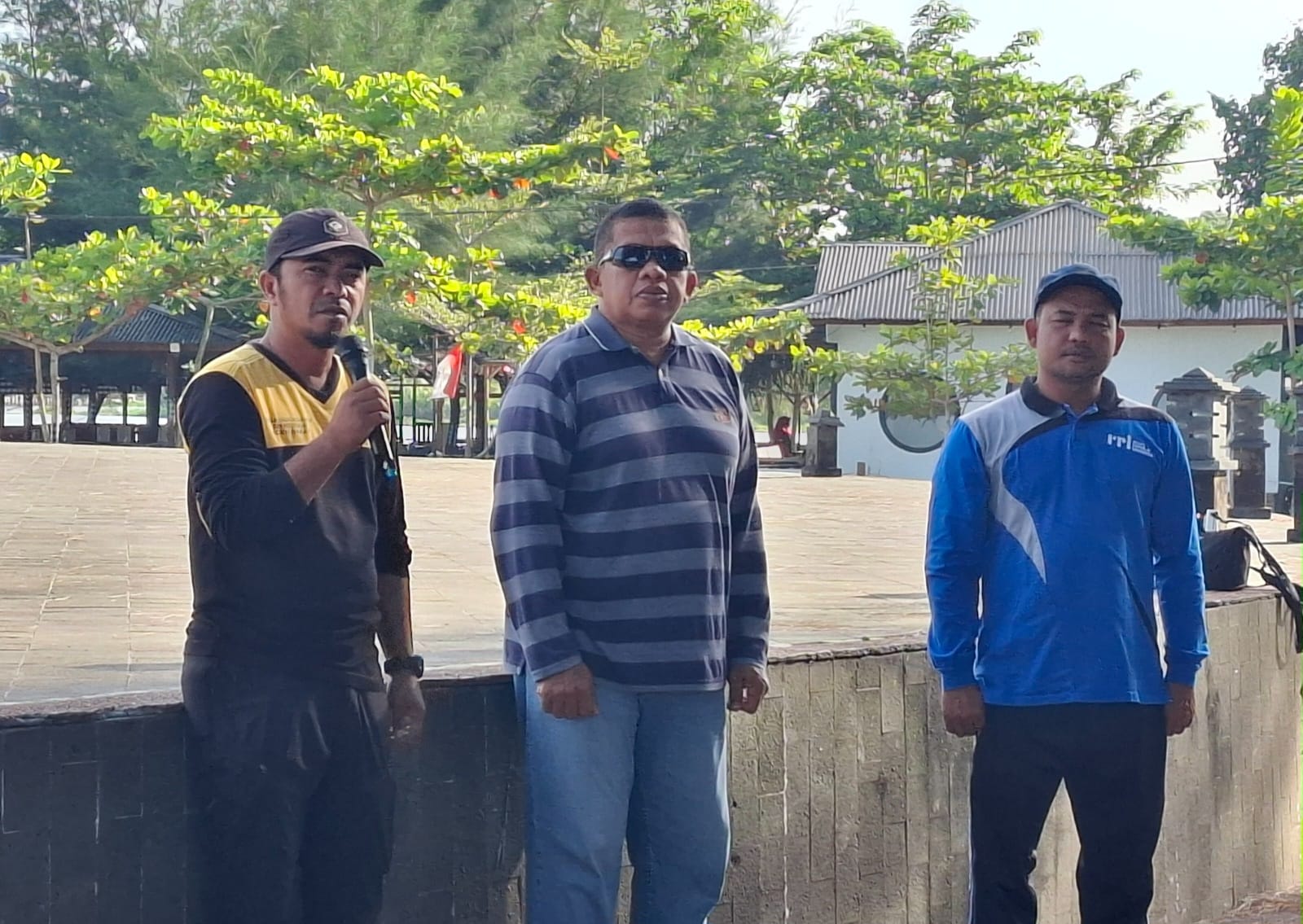 DLH Aceh Barat Apresiasi Aksi Bersih RRI Meulaboh, Ajak Masyarakat Perkuat Kepedulian Lingkungan